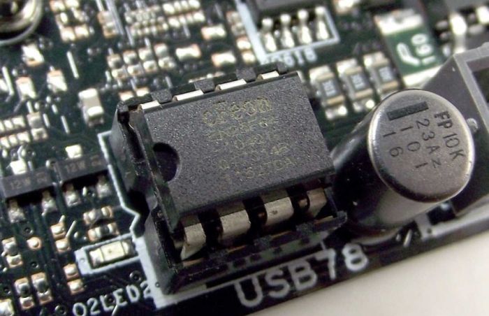 bIOS не открывается